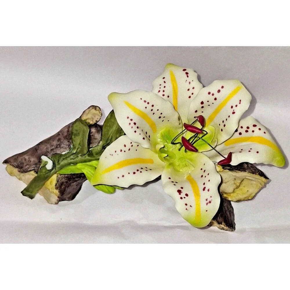 VTG Rare Tiger Lily Branch Cream Yellow Green Italy Porcelain Has Damage